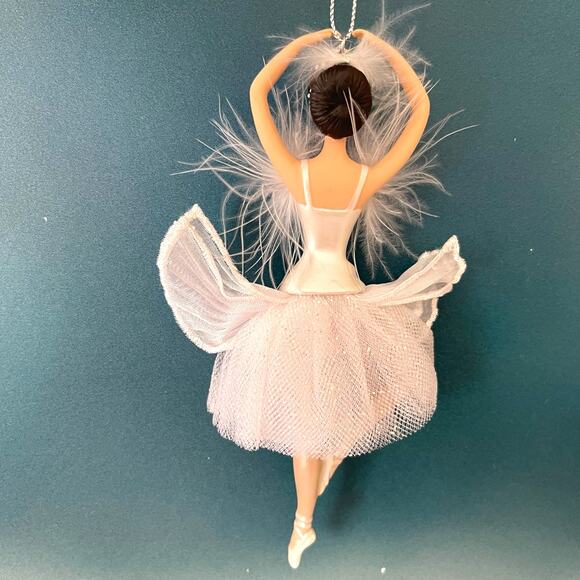 Barbie The Swan Queen In Swan Lake Porcelain Ornament In Box 1998 Avon - Picture 9 of 12